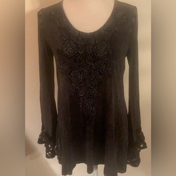 T Party Fashion Tops - 1-DAY SALE! T-PARTY FASHION, Beautiful Lace Bell-Sleeved Top, Black, Medium NWOT
